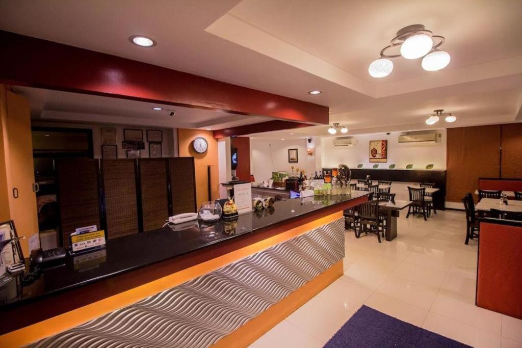 The Red Palm Suites And Restaurant Butuan City Eksteriør bilde