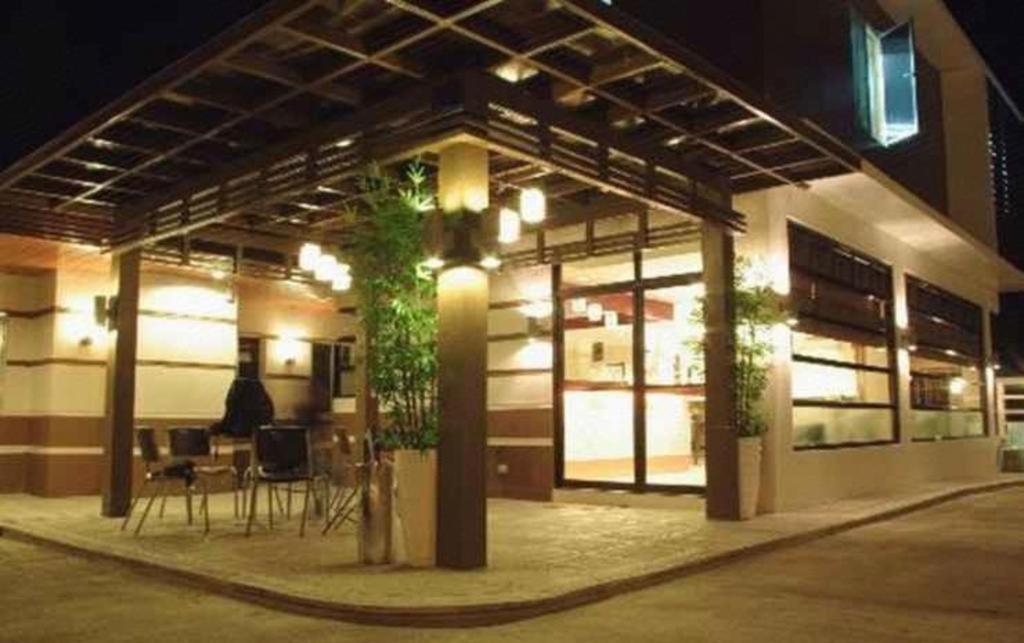 The Red Palm Suites And Restaurant Butuan City Eksteriør bilde